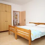 Apartamento With Parking Space Seline, Paklenica - 6628 Starigrad Paklenica